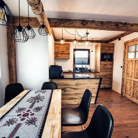 Laura Resort - Luxury Chalets Z Jacuzzi Шафляры Экстерьер фото