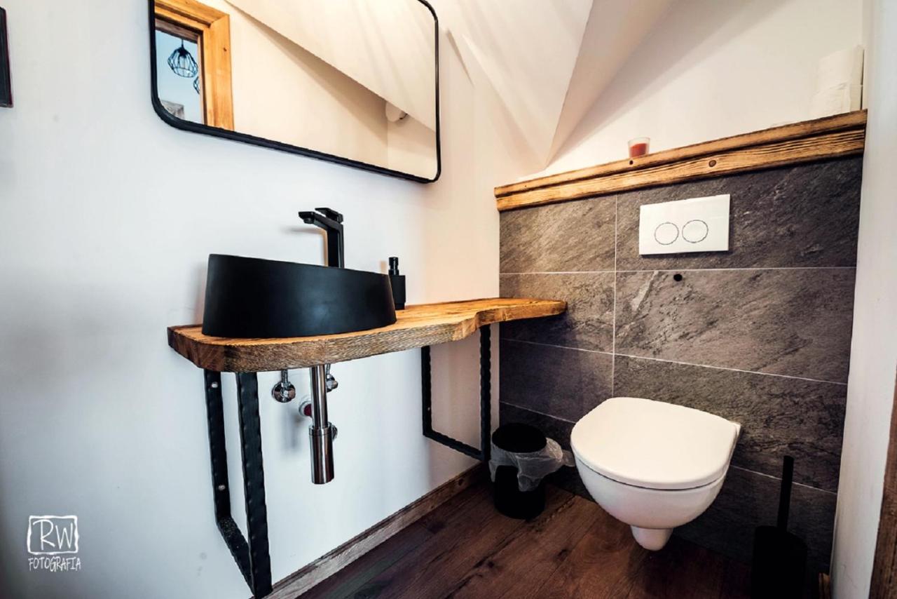 Laura Resort - Luxury Chalets Z Jacuzzi Шафляры Экстерьер фото