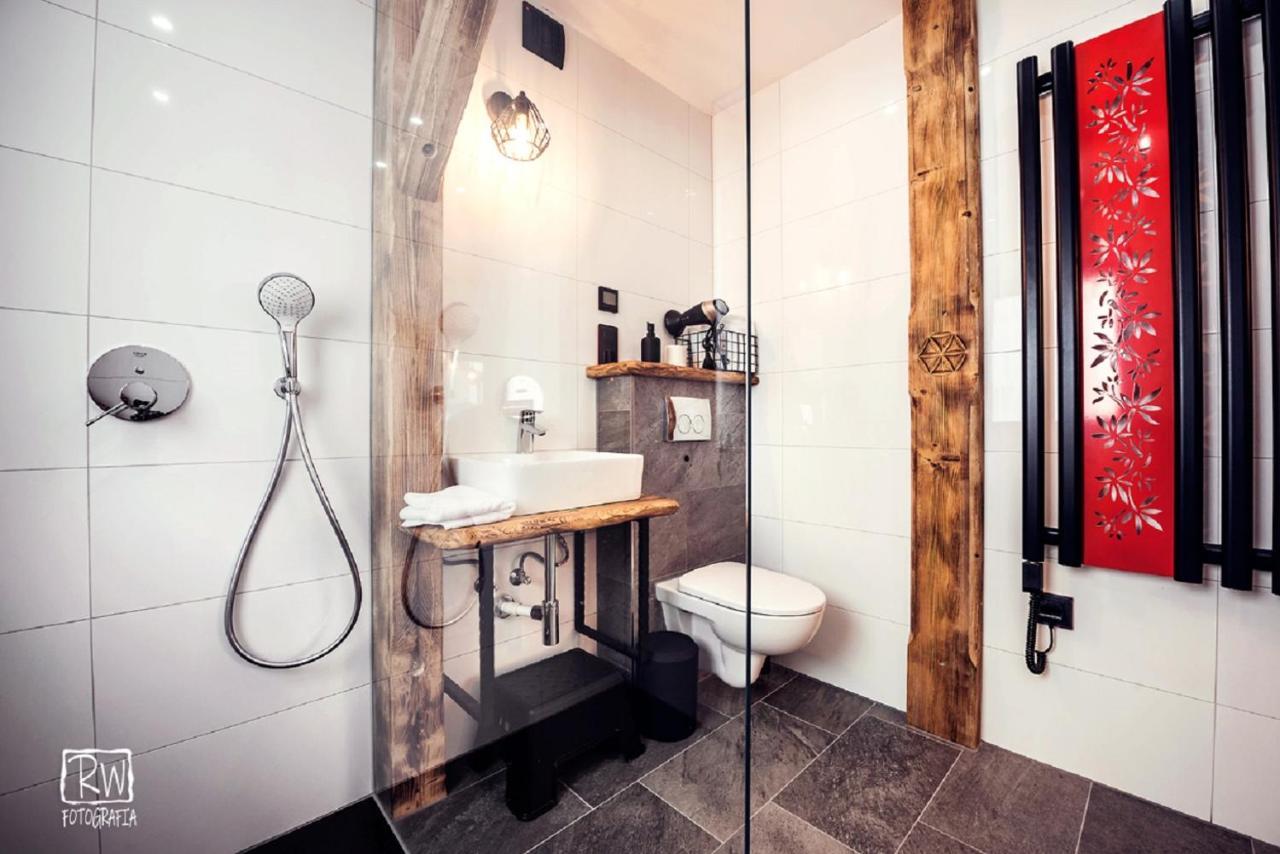 Laura Resort - Luxury Chalets Z Jacuzzi Шафляры Экстерьер фото