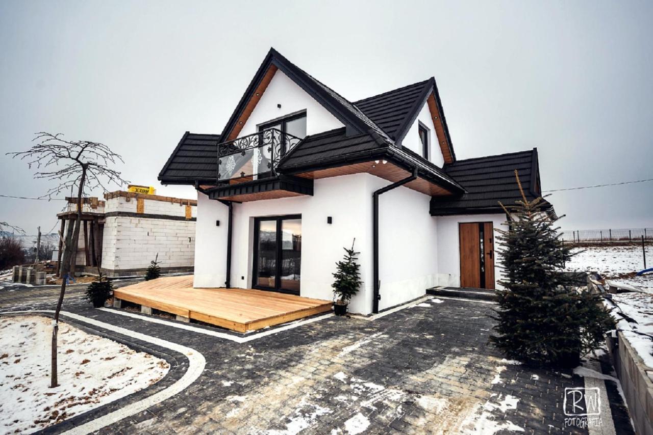 Laura Resort - Luxury Chalets Z Jacuzzi Шафляры Экстерьер фото
