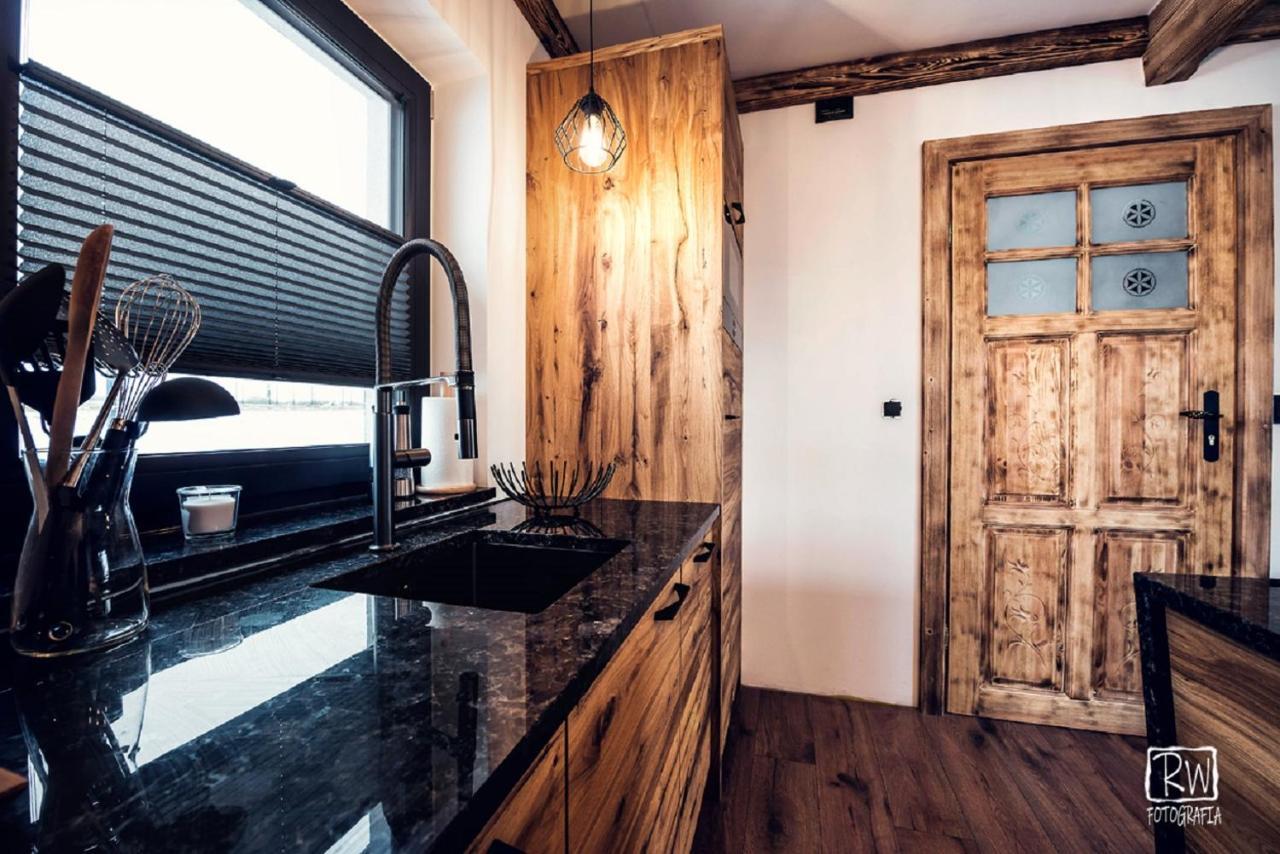 Laura Resort - Luxury Chalets Z Jacuzzi Шафляры Экстерьер фото